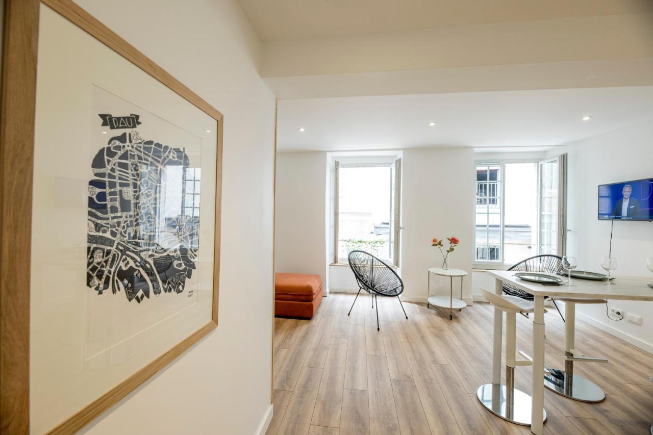 Quartier Du Chateau, Superbe Appartement Avec Parking Pau Exteriör bild