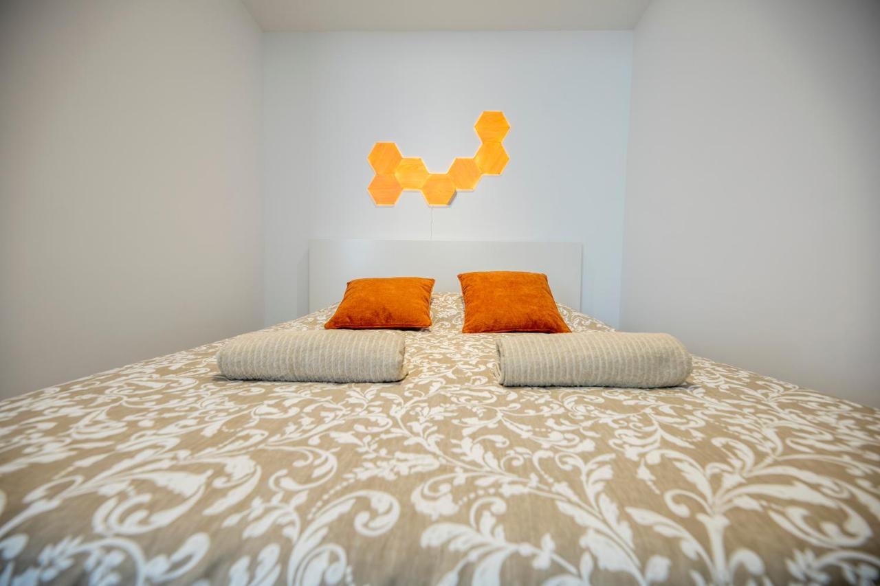 Quartier Du Chateau, Superbe Appartement Avec Parking Pau Exteriör bild